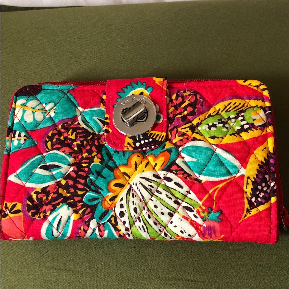 Vera Bradley Vibrant Floral Wallet - Red and Green New